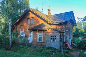 Деревянный жилой дом (южный)