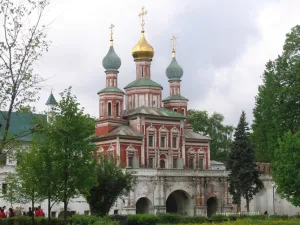 Церковь Покрова Пресвятой Богородицы над южными воротами