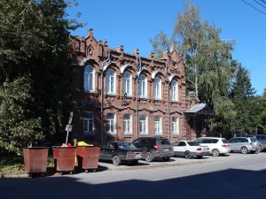 Интернациональная улица 82, Купеческий особняк
