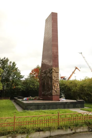 Памятник портовикам, погибшим на трудовом посту