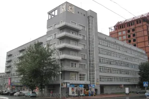 Дом под часами