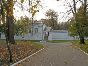 Служебные корпуса у Задних ворот — западный корпус
