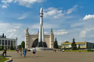 Площадь Промышленности на ВДНХ