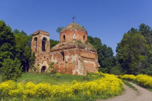 Введенская церковь с колокольней