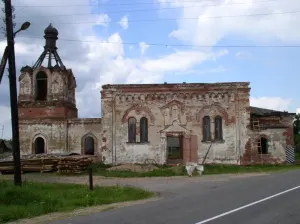 Свято-Троицкая церковь, Монастырь
