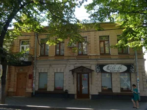 здание гостиницы в усадьбе Зипаловой