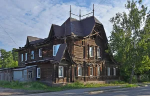 Улица Ползунова 56, Дом Лесневского