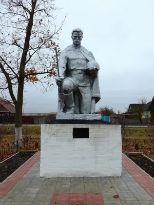 Братская могила 10 советских воинов