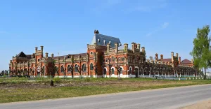 Конный завод (конюшня на 150 лошадей)