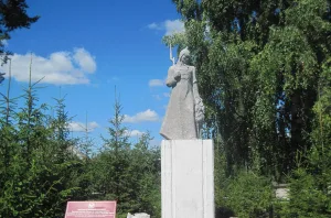 Братская могила борцов за советскую власть