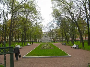Романовский сквер (сквер Металлист)