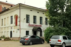 Здание бывшей гимназии (Дом Сорогина) (Ростов)