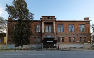 Здание бывшего Красноуфимского промышленного училища