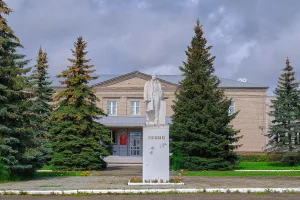 Памятник В. И. Ленину