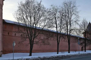 Прясло восточной стены между Южной башней и Юго-восточной наугольной башней