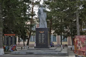 Памятник воинам-землякам