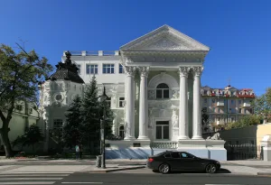 Пятницкая улица 64 стр. 1