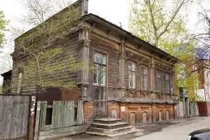 Дом, входящий в ансамбль улицы
