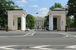 Пропилеи Смольного