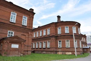 Здание хирургического отделения Мотовилихинской больницы