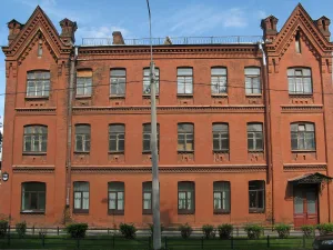 Приемный покой с канцелярией, амбулаторией и аптекой