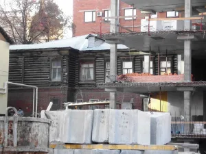 Жилой дом и контора Валеева