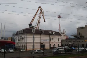 Административное здание Владивостокского коммерческого порта (Владивосток)
