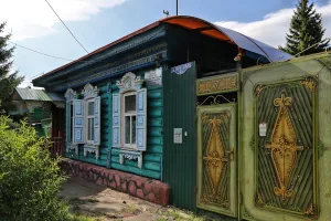 Жилой дом, образец застройки улицы