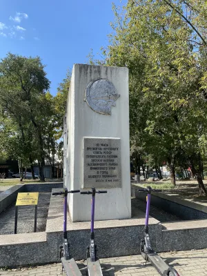 Памятный знак в честь основания Находки («Стела совершеннолетия»)