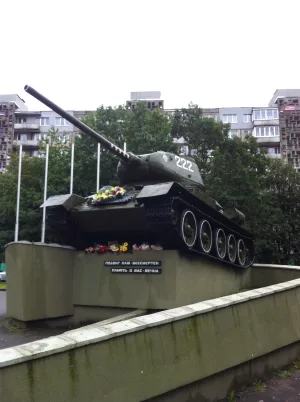 Памятный знак воинам-танкистам