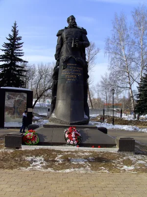Памятник В.Ф. Рудневу, командиру крейсера «Варяг»