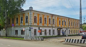 Здание Невьянского окружного комитета комсомола