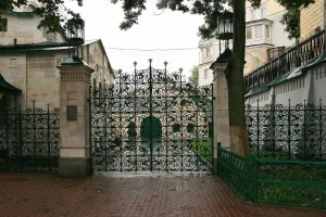 Ограда с воротами