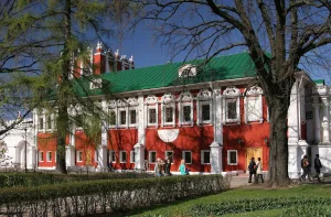 Палаты царицы Евдокии Лопухиной (Хамовники)