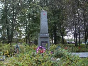 Братская могила Героя Советского Союза Г. И. Туруханова