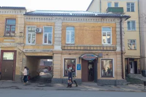 Жилые дома с магазинами