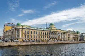 Здание Училища правоведения