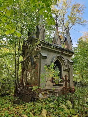 Усыпальница семьи Лаврецовых