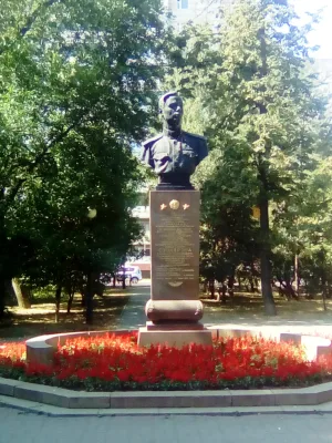 Бюст дважды Героя Советского Союза Н.Г. Столярова