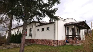 Школа, построенная Поленовым В.Д.