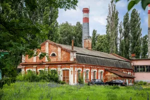 Манеж каменный