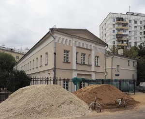 Бауманская улица 36 стр. 2, Флигель западный (во дворе)