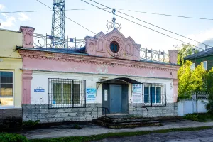 Железно-скобяной магазин Г. И. Тараканова