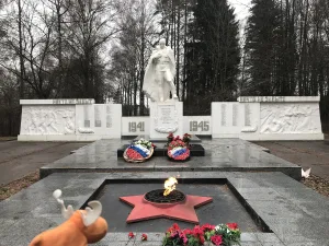 Братская могила советских воинов, погибших в годы Великой Отечественной войны