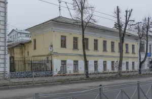 Флигель западный