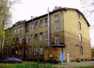 Здание гимназии Общества распространения среднего и низшего образования