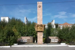 Памятник рабочим и служащим локомотивного депо