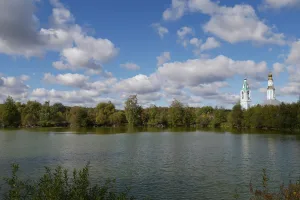 Парк с прудами