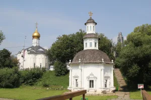 Пятницкая накладезная часовня «Сергиевский колодец»