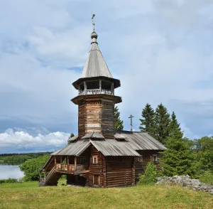 Часовня Трёх Святителей из деревни Кавгора